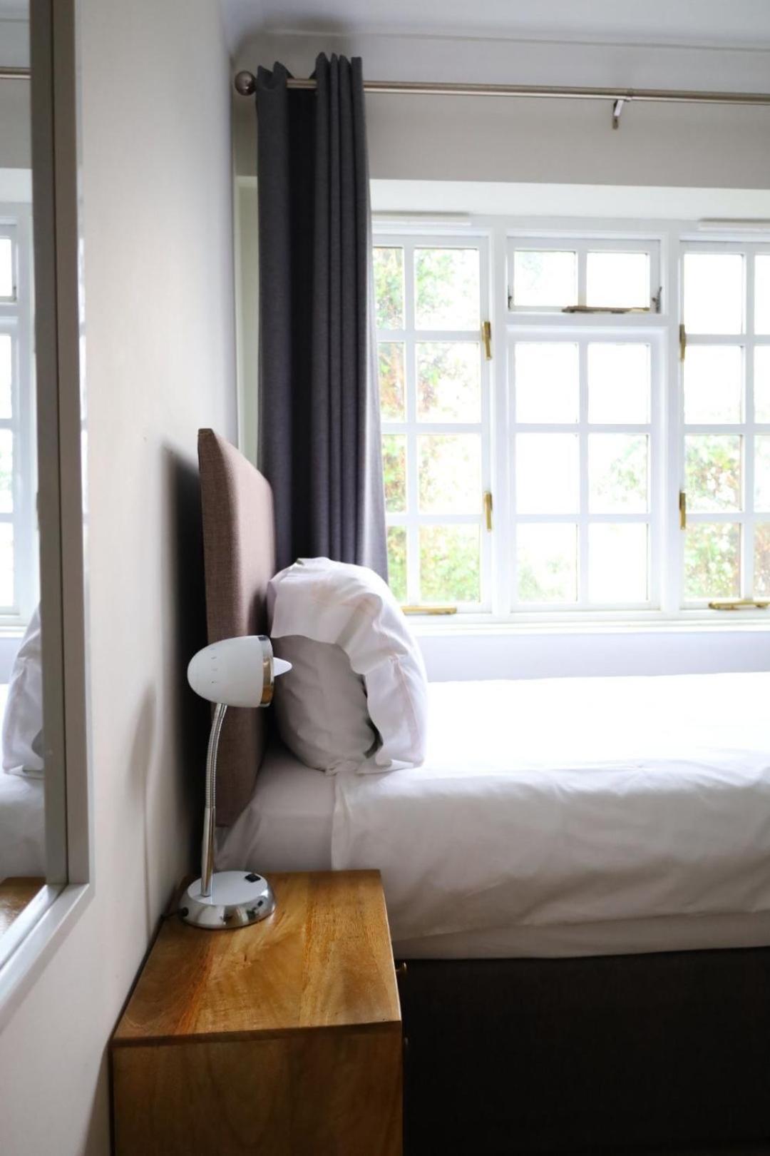 The Eagle House Hotel Launceston Extérieur photo